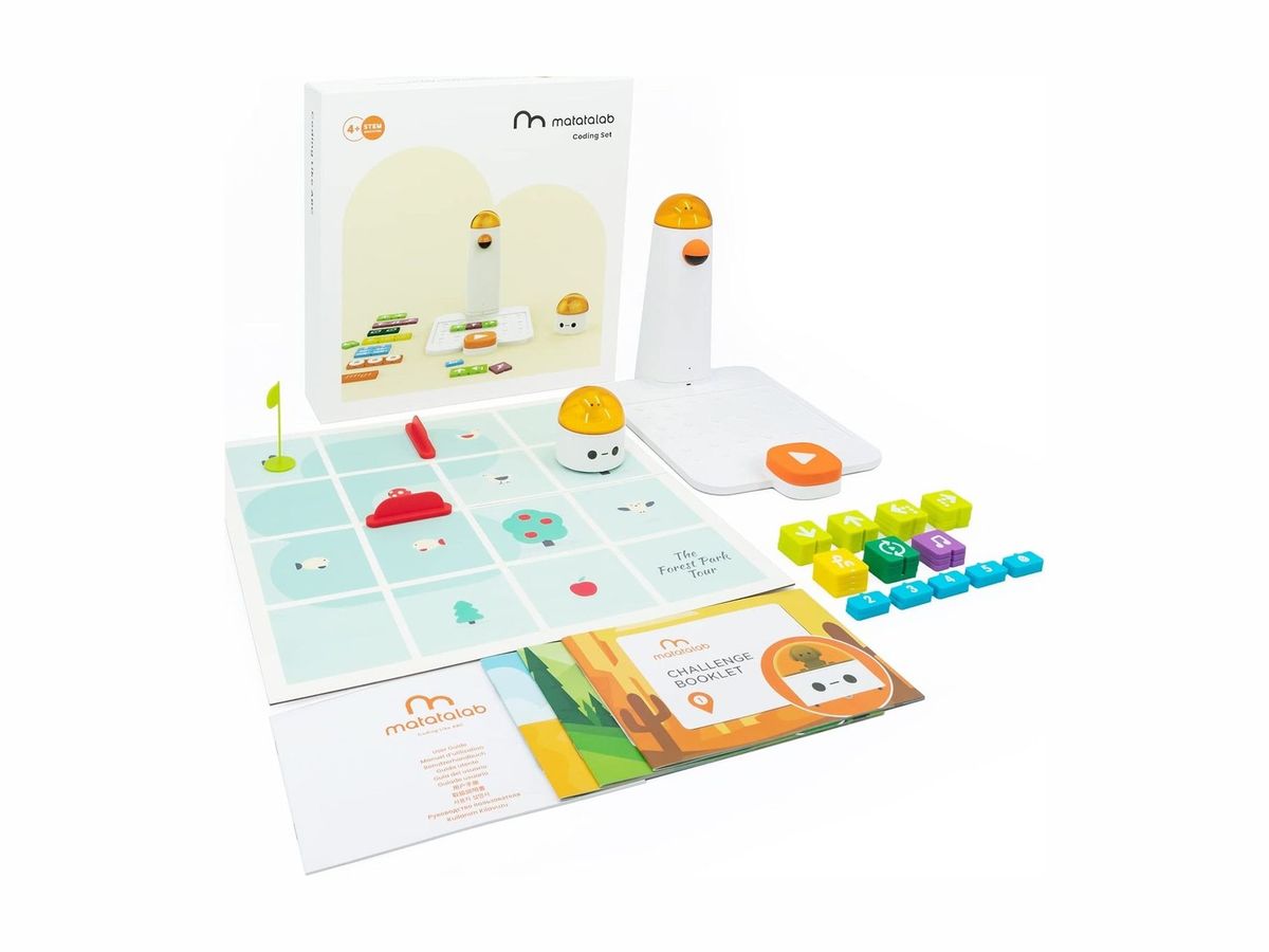 Komplettes Set mit Verpackung, Kameraturm, Steuerboard, Codierblöcken, Roboter und Heften