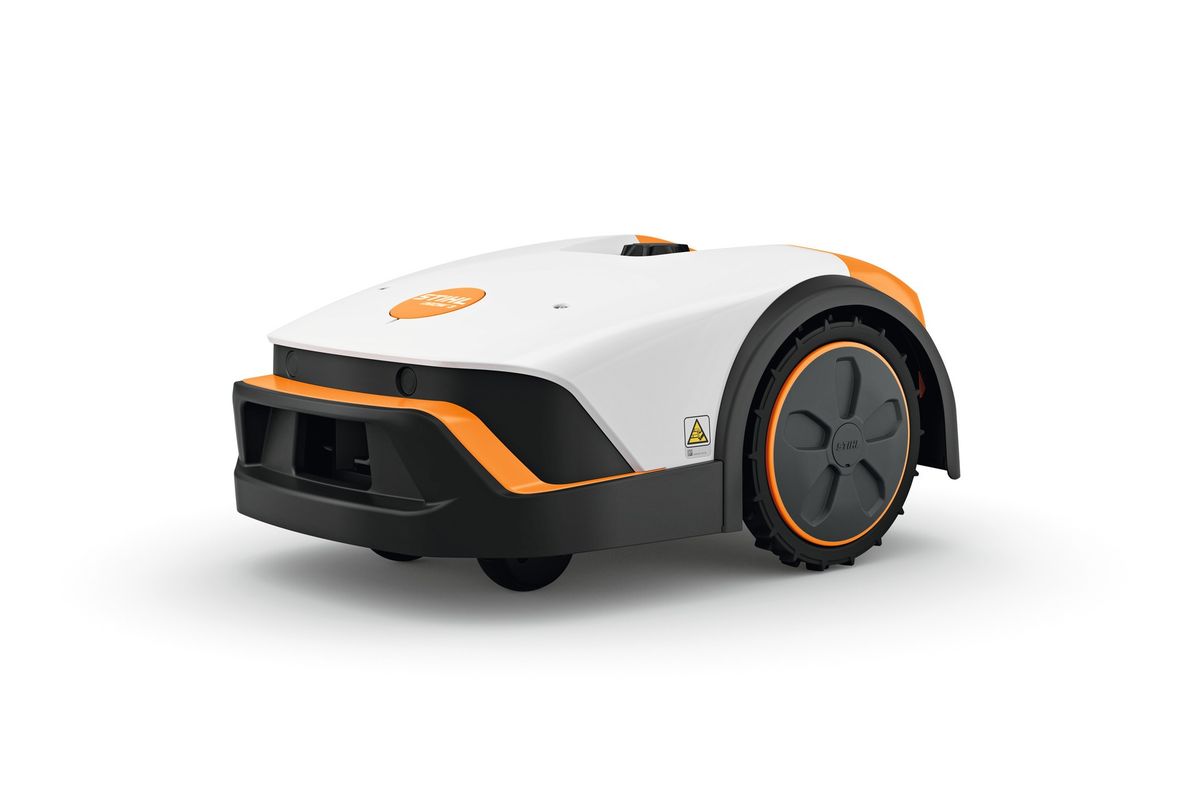 STIHL iMOW 3 schräg von vorn links