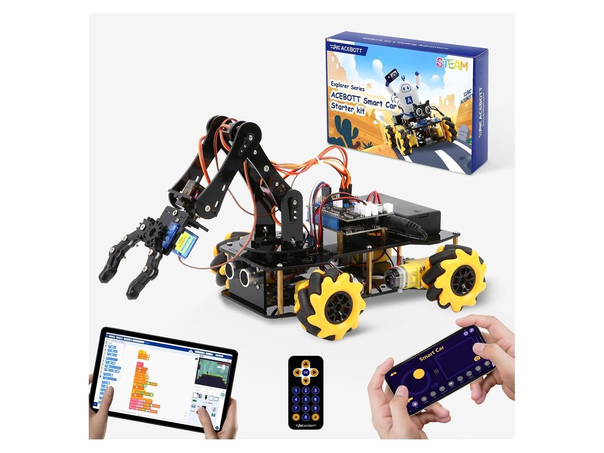 Roboterauto mit gelben Mecanum-Rädern und aufgesetztem schwarzem Greifarm vor der ACEBOTT-Packung, unten Tablet mit Blockprogrammierung, Fernbedienung und Smartphone mit App „Smart Car“.