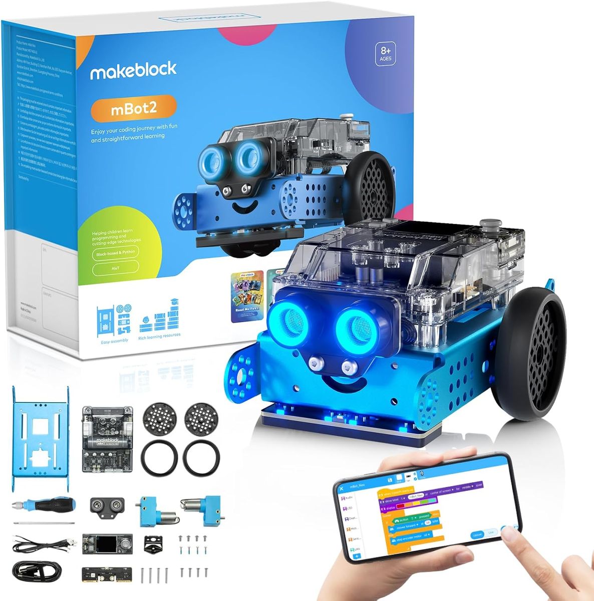 Verpackung des Makeblock mBot2, daneben der fertig gebaute blaue Roboter mit blau leuchtendem Ultraschallsensor, darunter alle Einzelteile und ein Smartphone mit der Programmieroberfläche