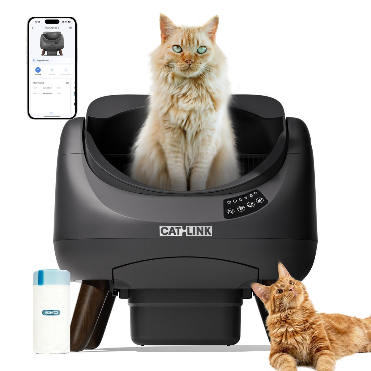 Dunkelgraue CATLINK Open-X mit roter Langhaarkatze in der offenen Trommel, davor eine liegende Katze, Müllbeutelrolle und App.
