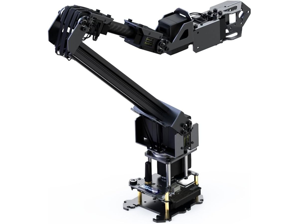 Schwarzer Roboterarm RoArm-M3-S mit langem Aluminiumprofil, Kohlefaser-Unterarm, zweiachsigem Handgelenk und Steuerplatine mit OLED an der Basis.