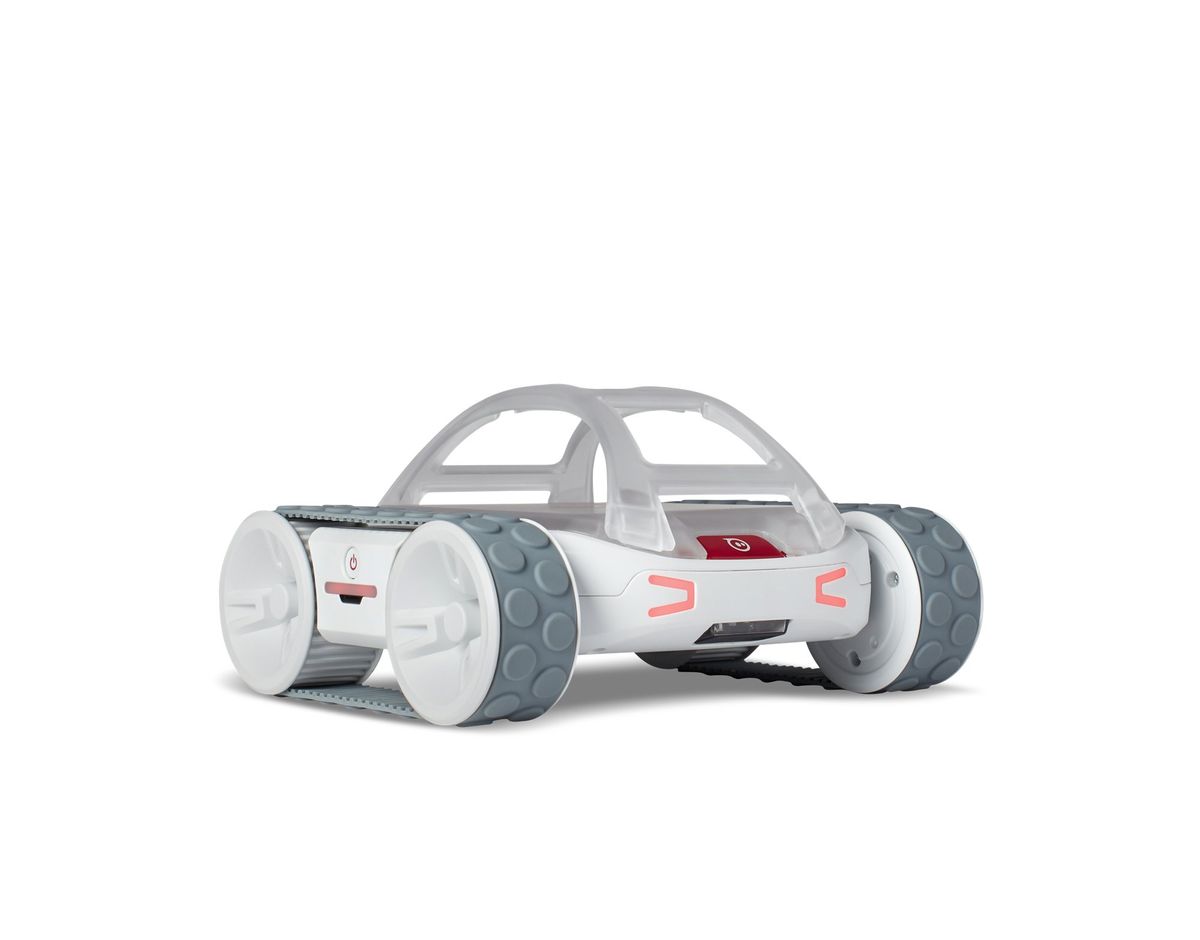 Weiß-grauer Sphero RVR+ mit Kettenantrieb, transparentem Überrollbügel und rot leuchtenden LED-Markierungen vor weißem Hintergrund.