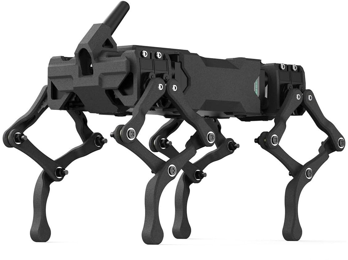 Schwarzer vierbeiniger Roboterhund WAVEGO Pro mit Koppelbeinen und Antenne am Kopf, schräg von vorn.
