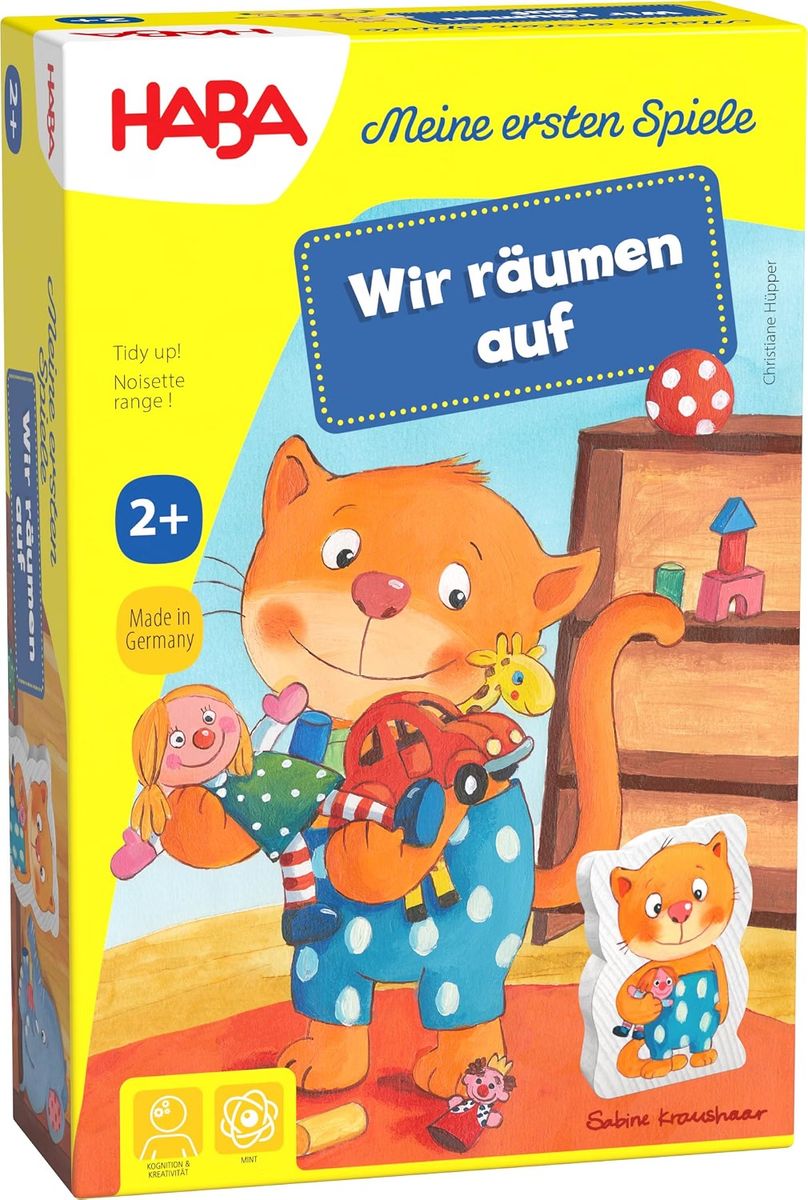 Verpackung von HABA Meine ersten Spiele – Wir räumen auf mit Kater Tapsi, der Puppe, Auto und Giraffe im Arm trägt, daneben ein Spielzeugregal