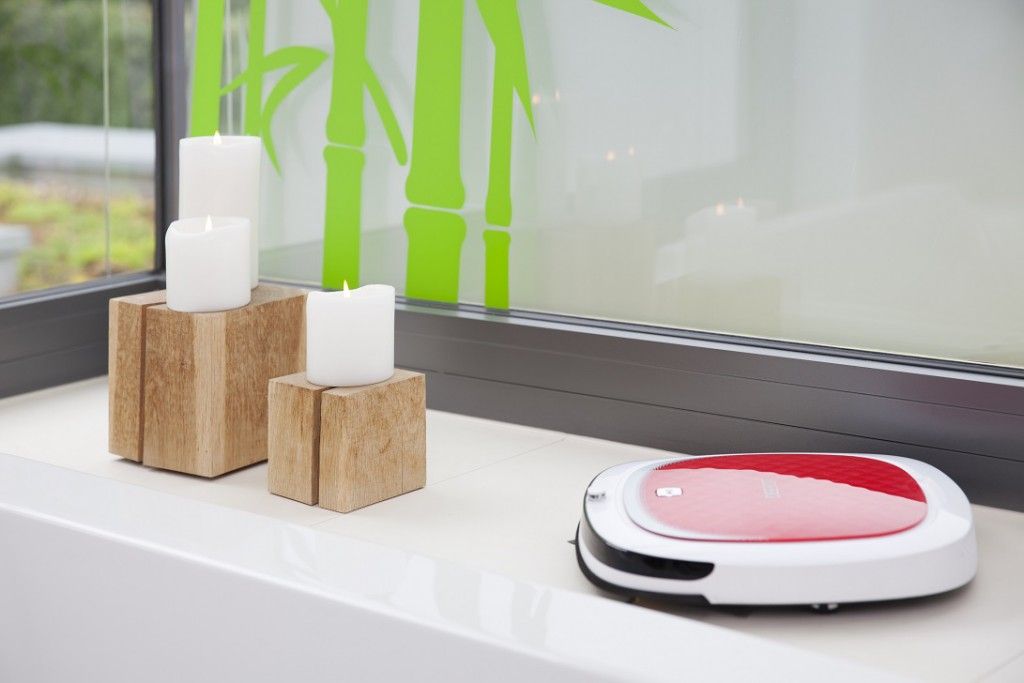 Der Ecovacs Deebot D35 ist ein programmierbarer Staubsaugroboter.