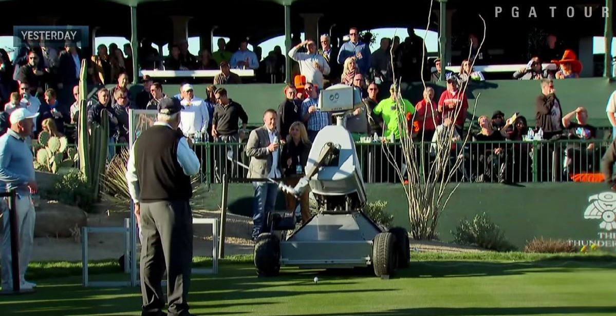 Golf-Roboter mit Traum-Schlag