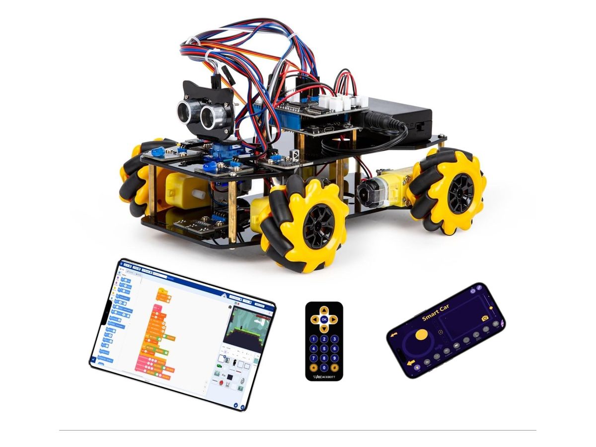 Zweistöckiges Roboterauto aus schwarzem Acryl mit vier gelben Mecanum-Rädern, Ultraschallsensor im Katzengesicht und Kabelbündel, davor Tablet mit Blockprogrammierung, Infrarot-Fernbedienung und Smartphone mit App „Smart Car“.