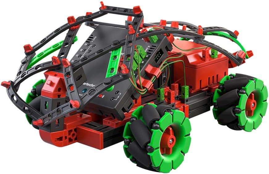 Rot-schwarz-grüner Roboterwagen aus Kunststoff-Bauteilen mit vier grünen Omniwheels, einem schwarzen Controller und sichtbarer Verkabelung