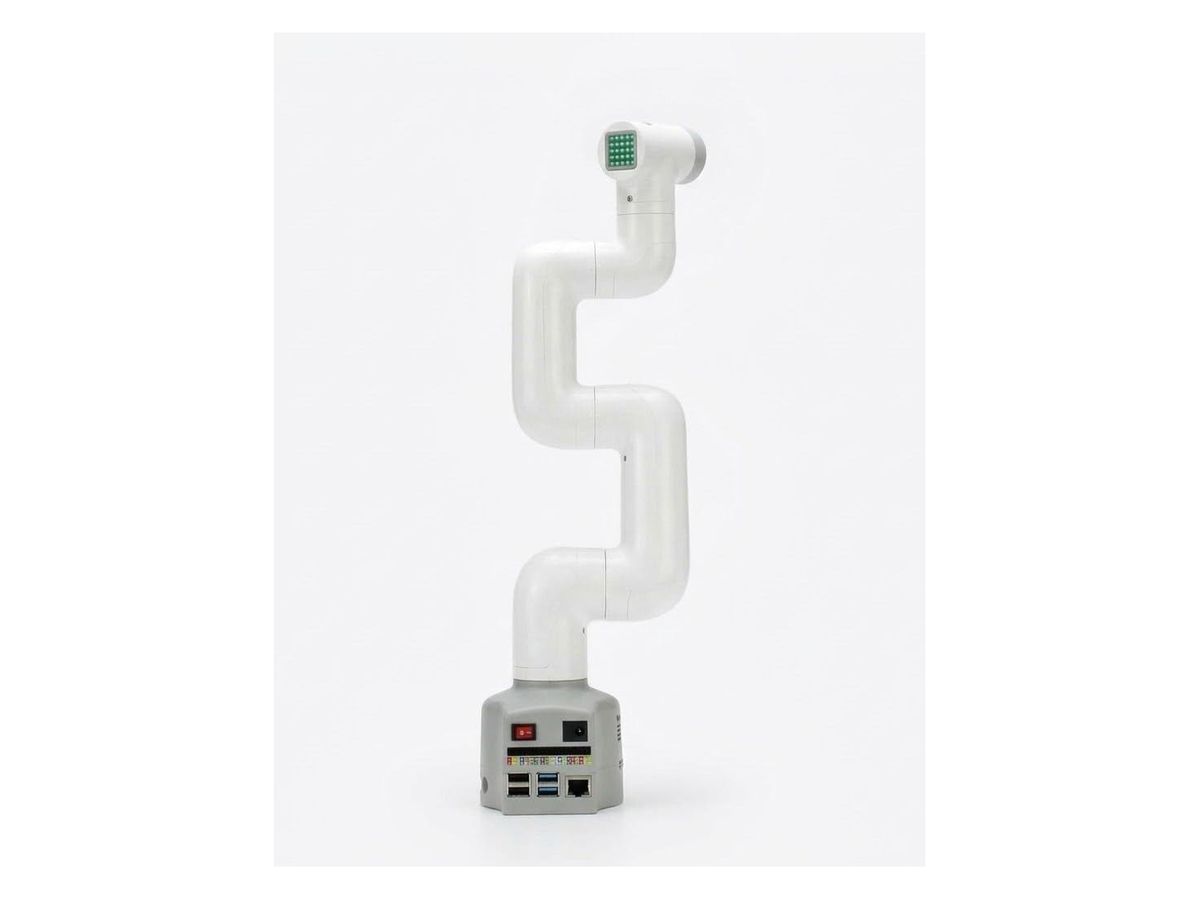 Weißer sechsachsiger Roboterarm myCobot 280 Pi in Grundstellung auf grauem Sockel mit Netzschalter, USB- und LAN-Anschlüssen.