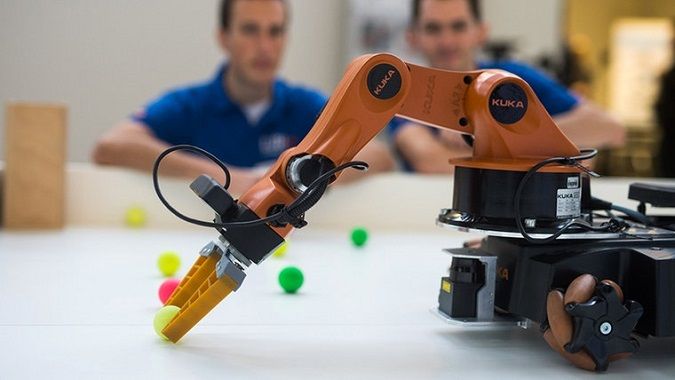 Abbildung 5 – Der Ball wurde erkannt und durch den Roboterarm gegriffen
